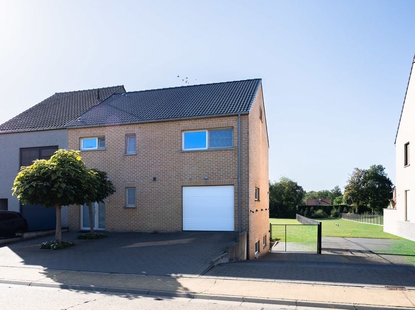 Huis te koop in ,
                    3221 Nieuwrode