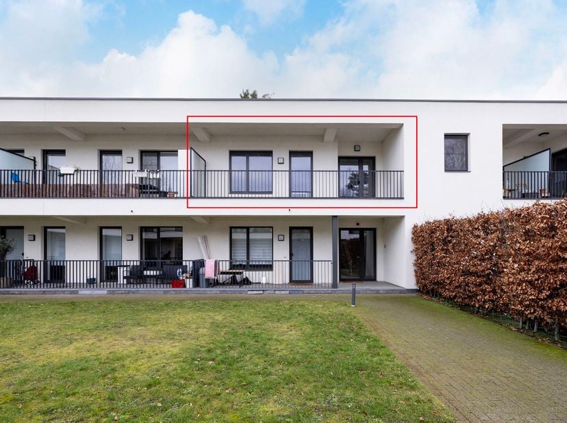 Appartement op de eerste verdieping van 56m², gelegen in een mooi afgesloten perceel met gemeenschappelijke stadstuin. <br />
Appartement bevat 1 slaa