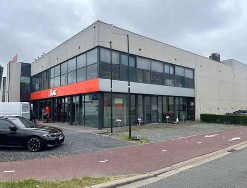                                         Kantoor te huur in Antwerpen, € 2.683
