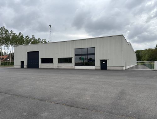                                         Bedrijfsgebouw te huur in Izegem, € 13.750
