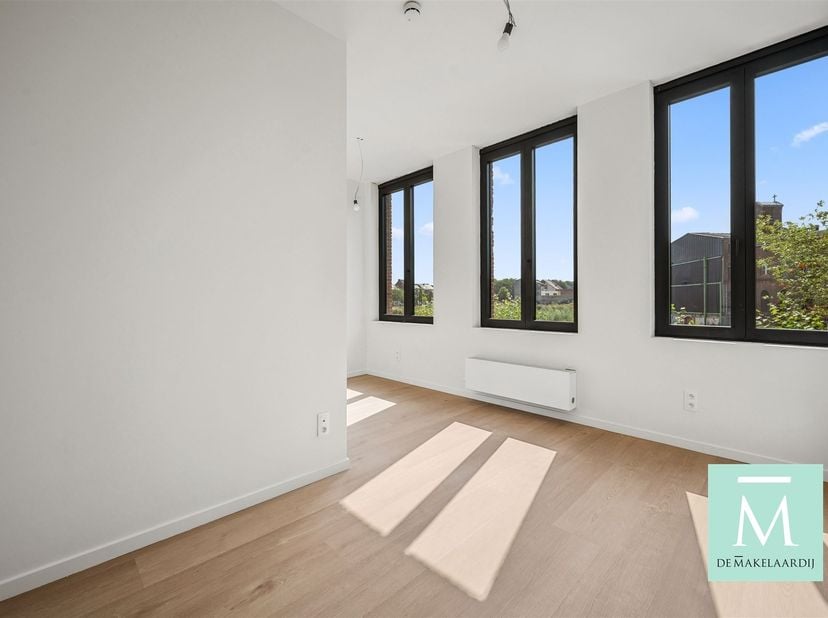 STUDENTS ONLY! Gemeubelde studio in hartje Mechelen - EERSTE BEWONING NA RENOVATIE <br />
Kom blokken in Blokstraat 10", dé moderne en knusse thuisba