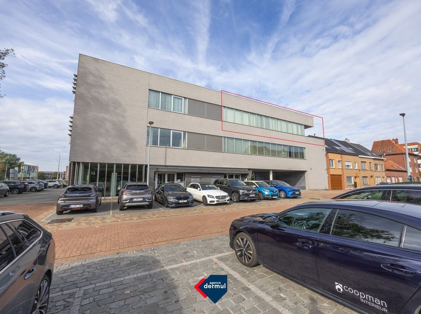 Bedrijfsvastgoed te huur in Vijverstraat 47 bus 02.01,
                    8400 Oostende