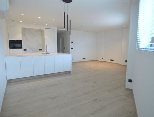                                         Appartement à louer à Harelbeke, € 825
