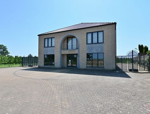                                         Handelspand met woonst te koop in Zepperen, € 459.000
