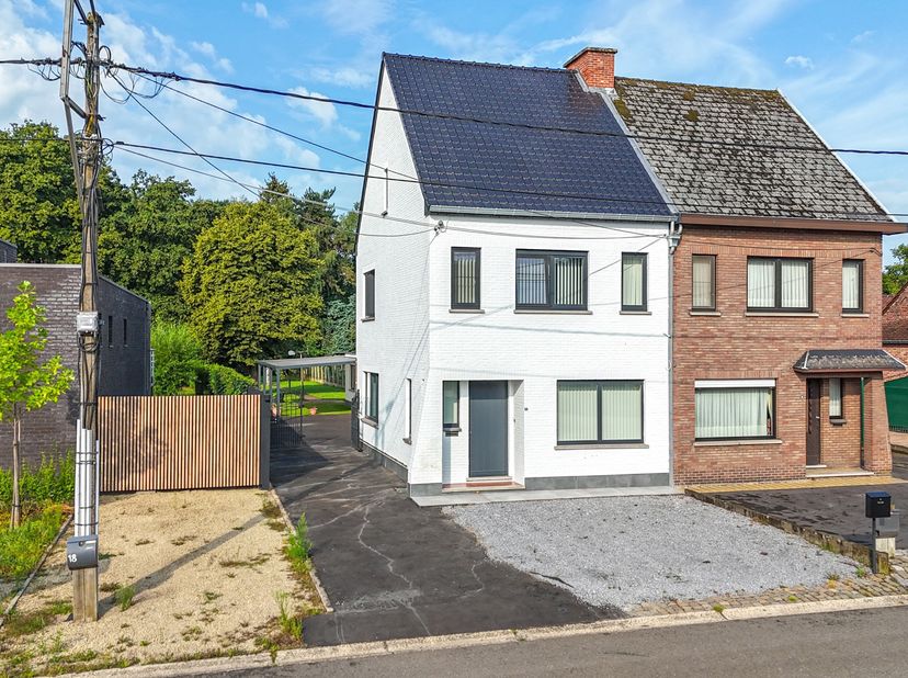 Huis te huur in Oosterhovenstraat 16,
                    3560 Lummen