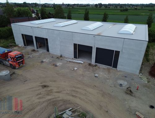                                         Bedrijfsgebouw te huur in Anzegem, € 1.130
