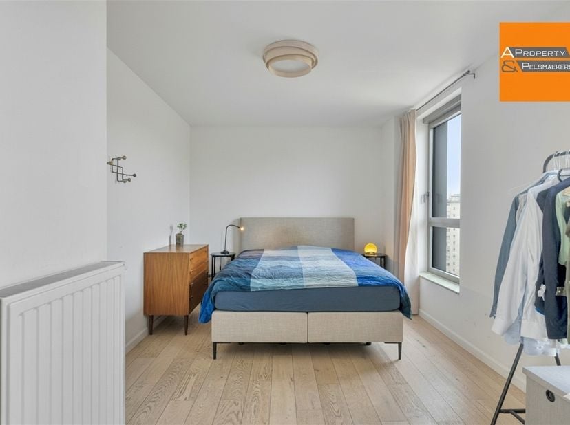 Échappez à l'agitation de la ville et découvrez un art de vivre exceptionnel dans ce magnifique appartement neuf situé au 11 étage de la prestigieuse