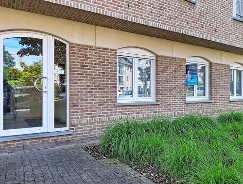                                         Kantoor te huur in Wemmel, € 500
