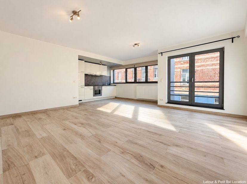 Appartement te huur in Rue General Wangermee 6 bus 6,
                    1040 Etterbeek