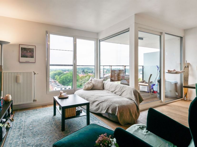 Op zoek naar een instapklaar dakappartement met huurrendement op een toplocatie? <br />
Dit prachtige appartement bevindt zich op de bovenste verdiepi