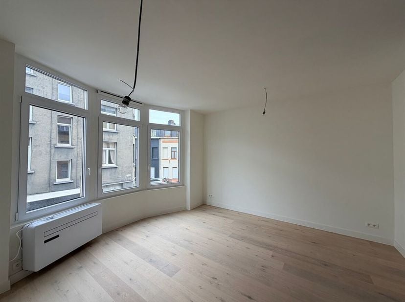 Appartement d'une chambre spacieux et branché dans un emplacement de choix !<br />
Situation : L'appartement est situé dans un quartier calme, à proxi