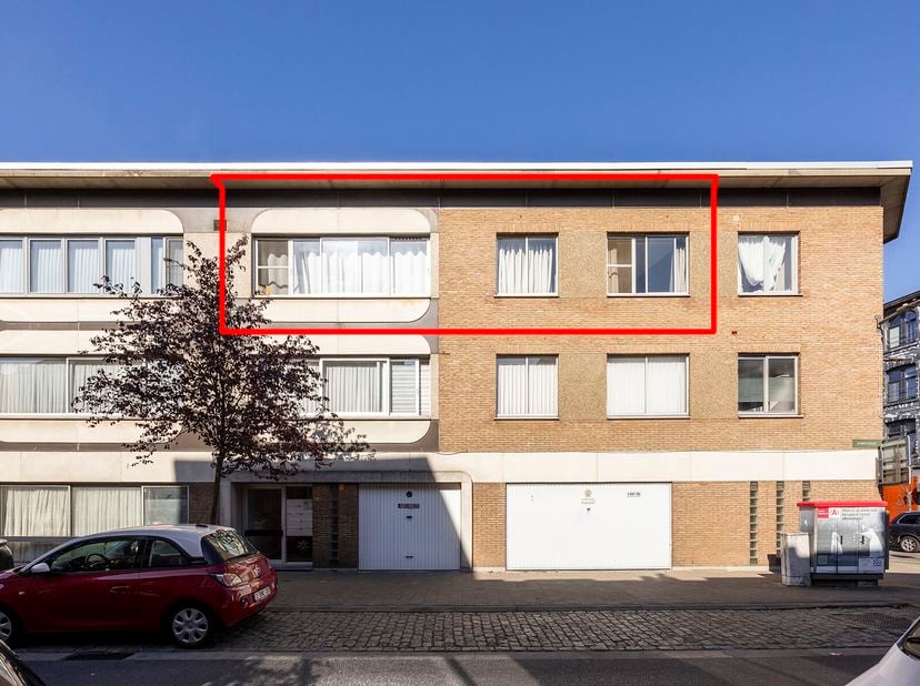 APPARTEMENT OP DE 2e VERDIEPING -<br />
<br />
Notaris Tania Portier te Malle, zal online openbaar verkopen: appartement op de 2e verdieping te Antwer