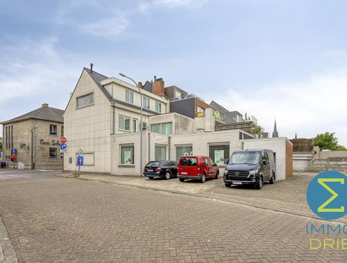                                         Kantoor te koop in Arendonk, € 395.000

