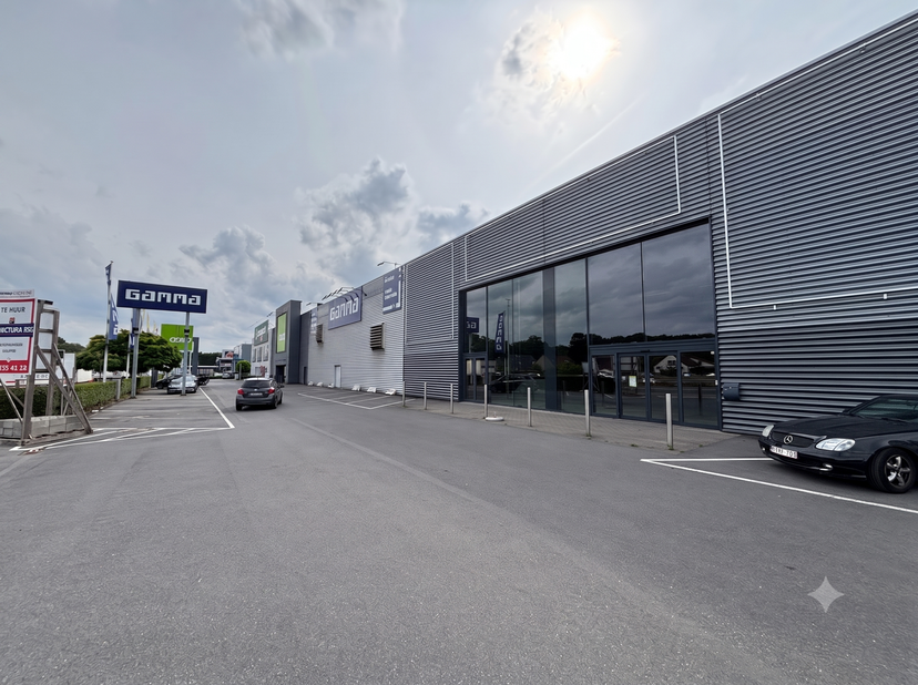 Handelsruimte van ca. 1.008 m² te huur op de Boomsesteenweg in Aartselaar, gelegen op een sterke retailcluster langs de A12.<br />
<br />
Dit handelsp