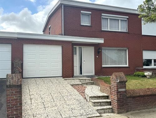                                         Maison à vendre à Deerlijk, € 210.000
