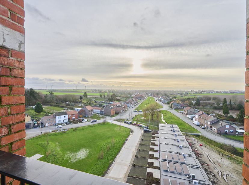 Riante penthouse-loft met het mooiste uitzicht van Tongeren. Voel je zo vrij als een vogel in de lucht in deze bovenste loft van maar liefst 263m² met