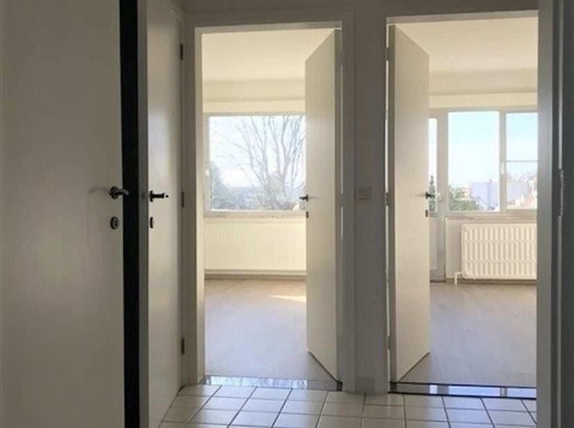 Appartement met 2 slaapkamers op TOPlocatie in Lier<br />
<br />
Ligging: Rustig gelegen appartement binnen de stadsvesten van Lier, op wandelafstan