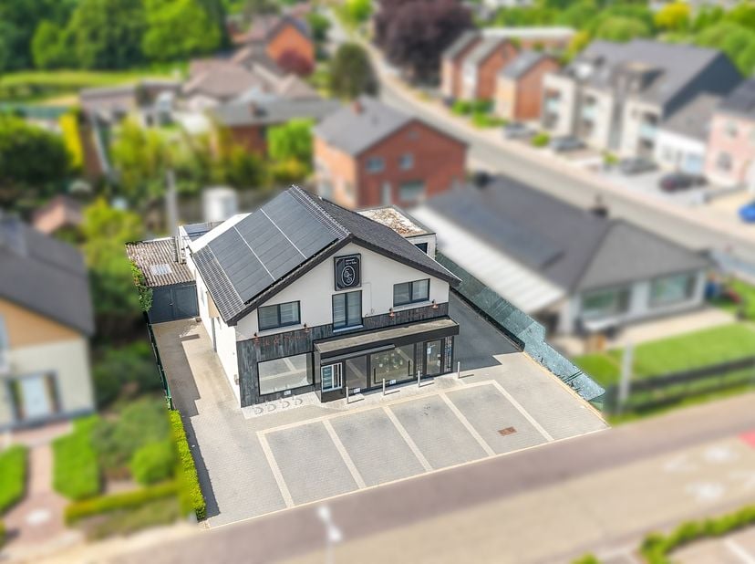 Bien professionnel à vendre à Dorpshof 1.,
                    3550 Zolder