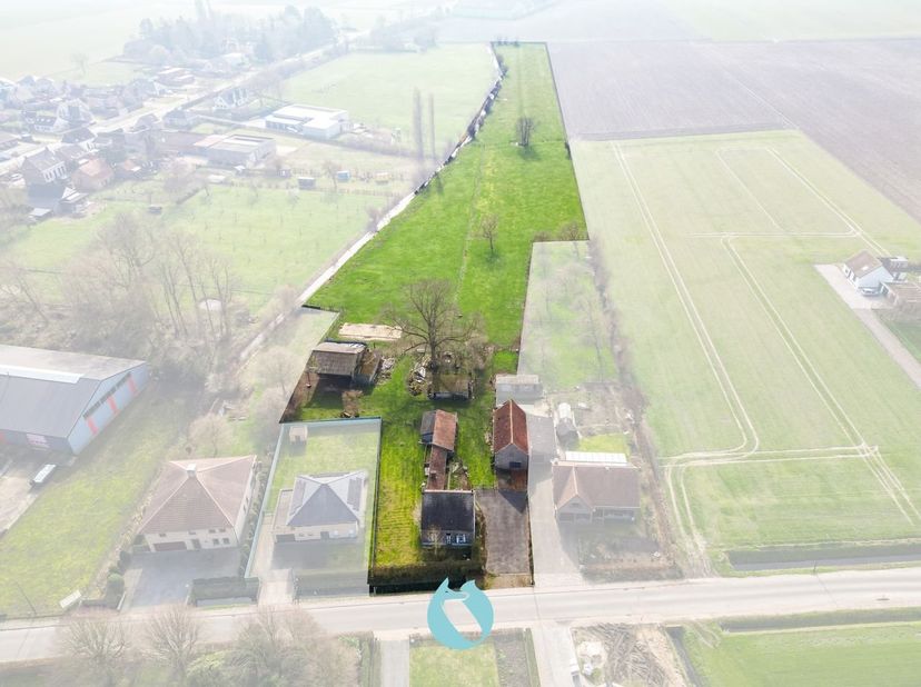 Op een idyllische, landelijke locatie te Watervliet bevindt zich deze authentieke hoeve met tal van mogelijkheden voor wie op zoek is naar ruimte, rus