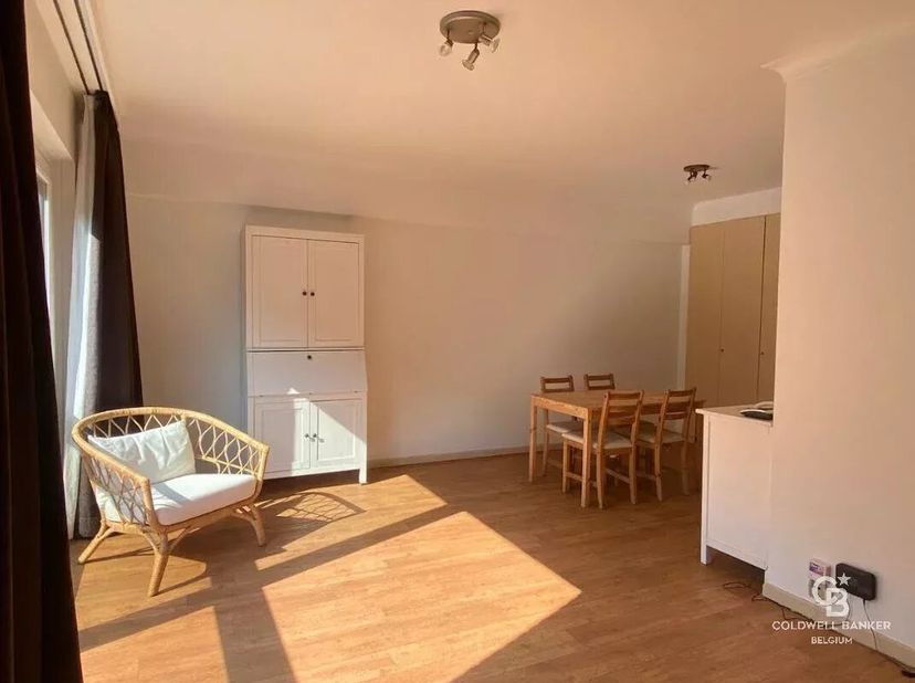 Residentie Les Érables verwelkomt u in een rustige en aangename omgeving met 40 serviceflats. De directie en het personeel zetten zich dagelijks in vo