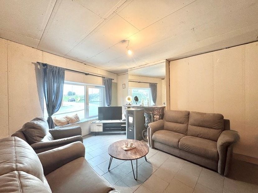 Woning op heel centrale residentiële ligging nabij het Gaverke te Waregem; Gelegen nabij alles wat men nodig heeft: winkels, bakker, slager, openbaar