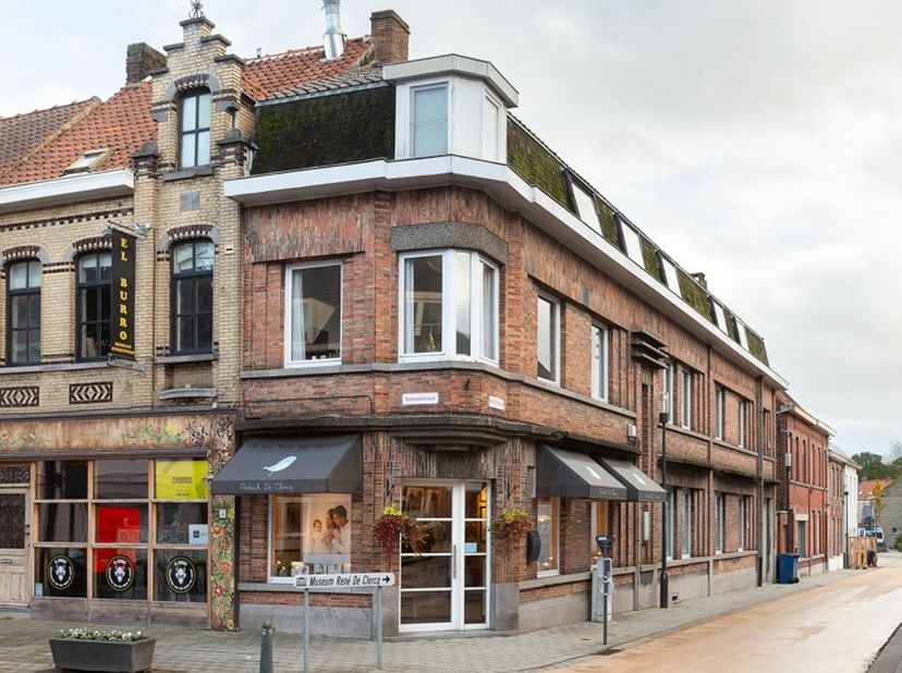 Bedrijfsvastgoed te koop in Schoolstraat 2,
                    8540 Deerlijk
