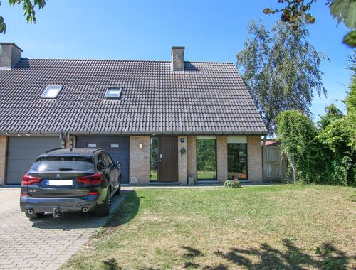                                         Woning te koop in Wevelgem, € 300.000
