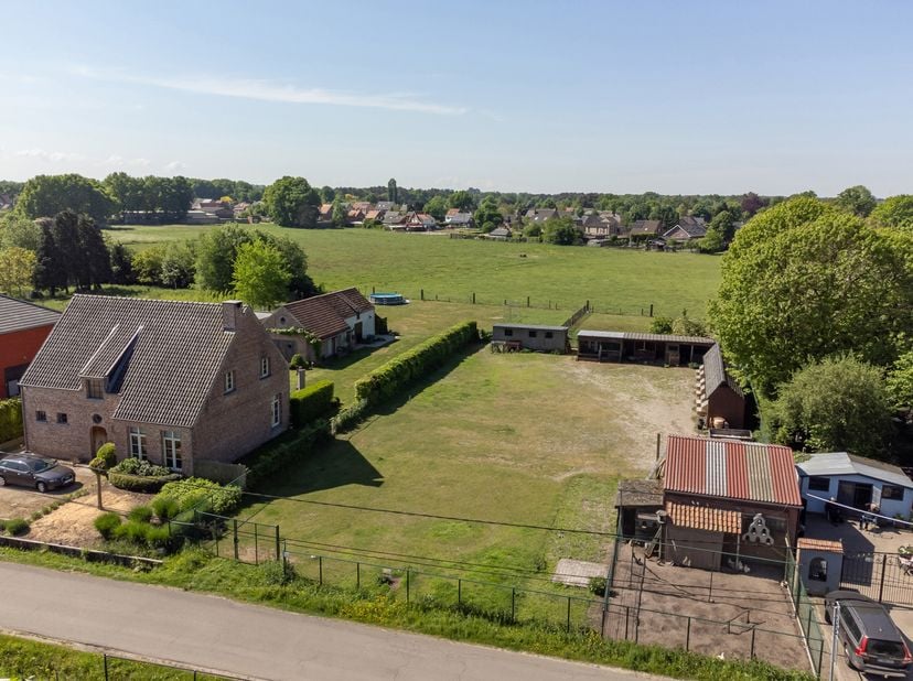 Grond te koop in Guido Gezellelaan 4,
                    2980 Zoersel
