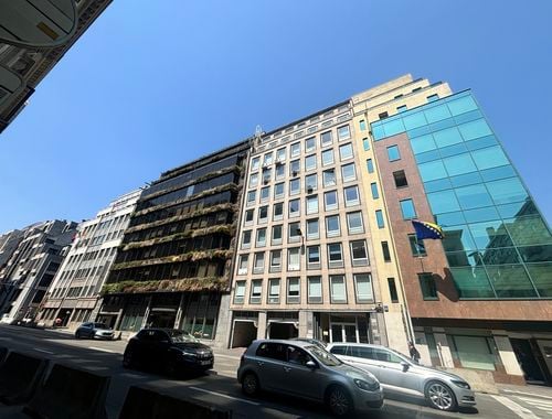                                         Kantoor te koop in Etterbeek, € 400.000

