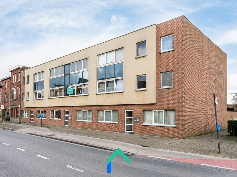 Algemeen<br />
Dit gezellig en instapklaar appartement is gelegen op fietsafstand van het bruisende stadscentrum Gent. Dankzij de gunstige ligging bev
