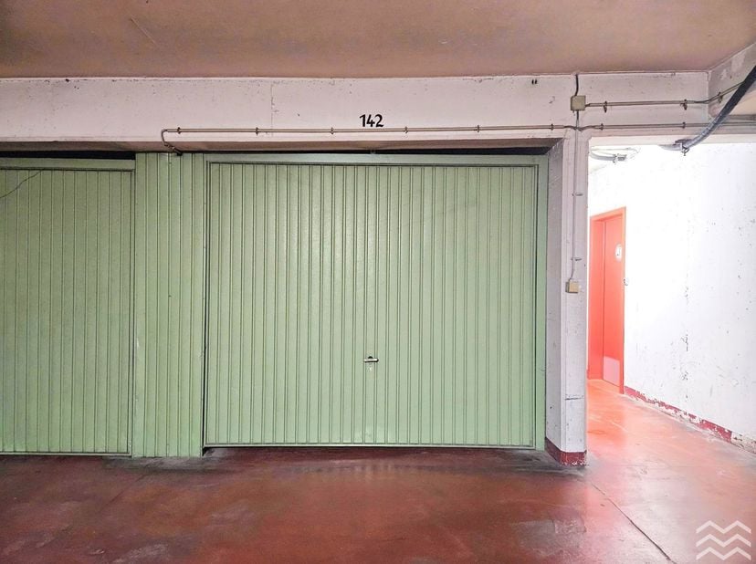 Garage te koop in ,
                    1170 Watermaal-Bosvoorde