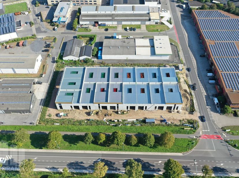 Bien professionnel à vendre à Nijverheidsstraat 36,
                    8760 Meulebeke