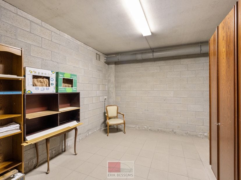 Charmant appartement met 2 slaapkamers van circa 140 m² gelegen in het centrum van Lanaken. Dit appartement beschikt over een ruime leefruimte, keuken