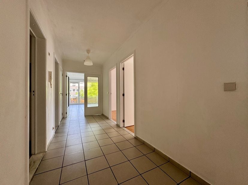 Appartement met 3 slaapkamers te huur in hartje Genk.<br />
<br />
Bent u op zoek naar een ruim appartement op een toplocatie? Dan is dit verzorgde ap