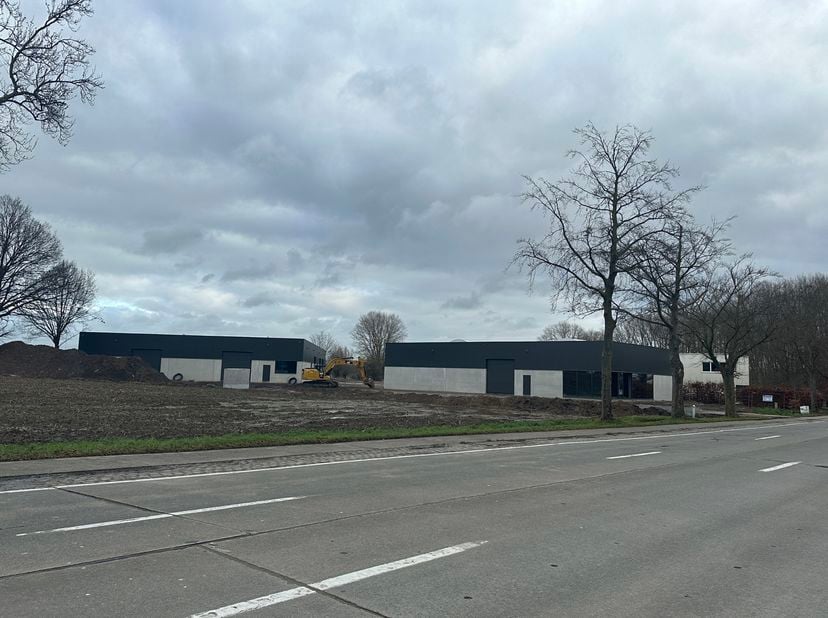 Bedrijfsvastgoed te huur in Gentsesteenweg 366,
                    9420 Erondegem