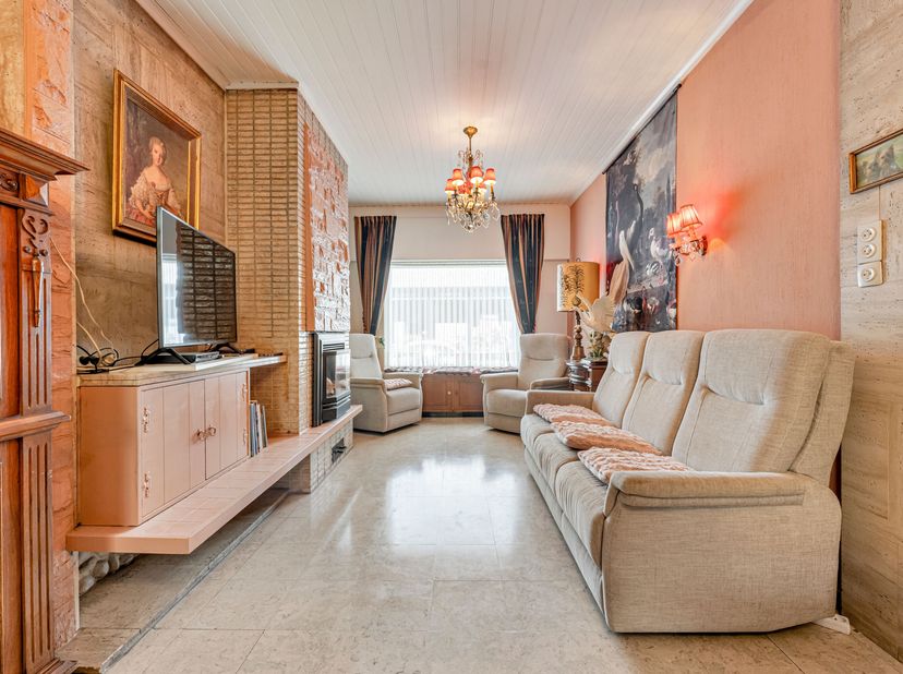 Betaalbare woning met veel potentieel en toffe tuin te koop in Lauwe<br />
Deze betaalbare woning in het hart van Lauwe biedt heel wat mogelijkheden v