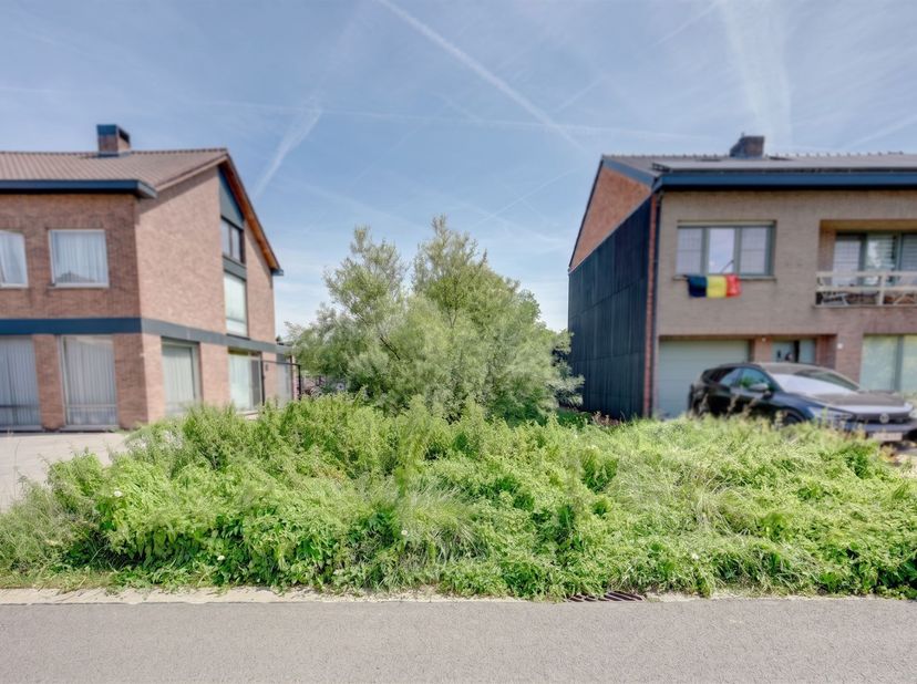 Bouwgrond voor een halfopen bebouwing in Nijlen<br />
<br />
Droomt u ervan om uw eigen woning te bouwen op een rustige locatie, zonder in te boeten