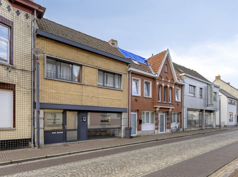 Huis te koop in Dokter Armand Rubbensstraat 60,
                    9240 Zele