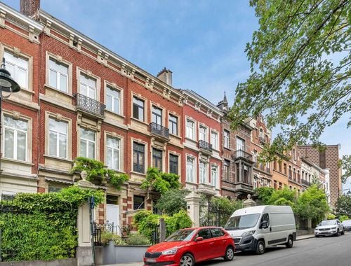                                         Appartementsgebouw te koop in Elsene, € 945.000
