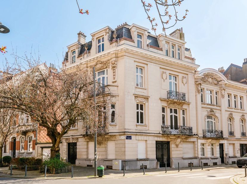 Huis te koop in AVENUE EMILE MAX 57,
                    1030 Schaarbeek