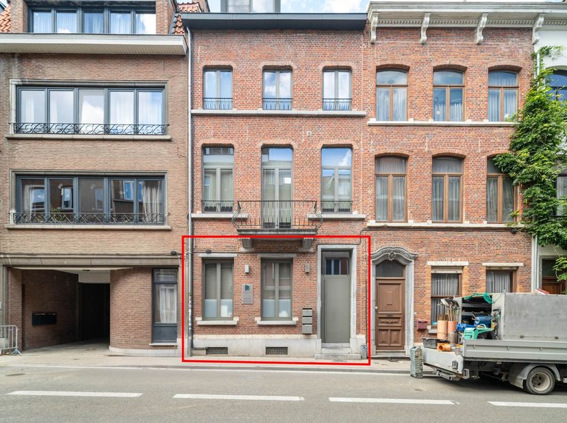 Bien professionnel à vendre à Maria Theresiastraat 85 boîte 00.01,
                    3000 Leuven