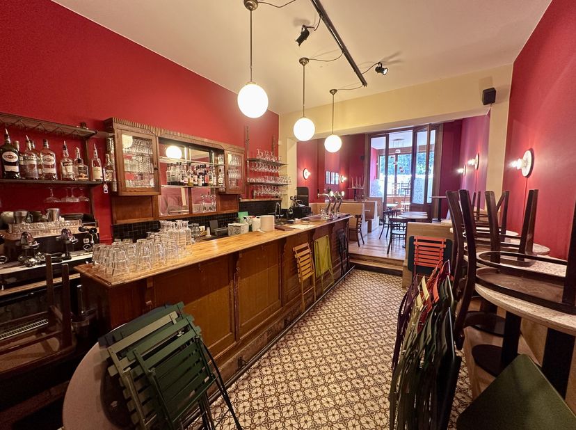 À deux pas de la place Flagey, superbe rez-de-chaussée commercial avec affectation horeca dans l’un des quartiers les plus recherchés et dynamiques de