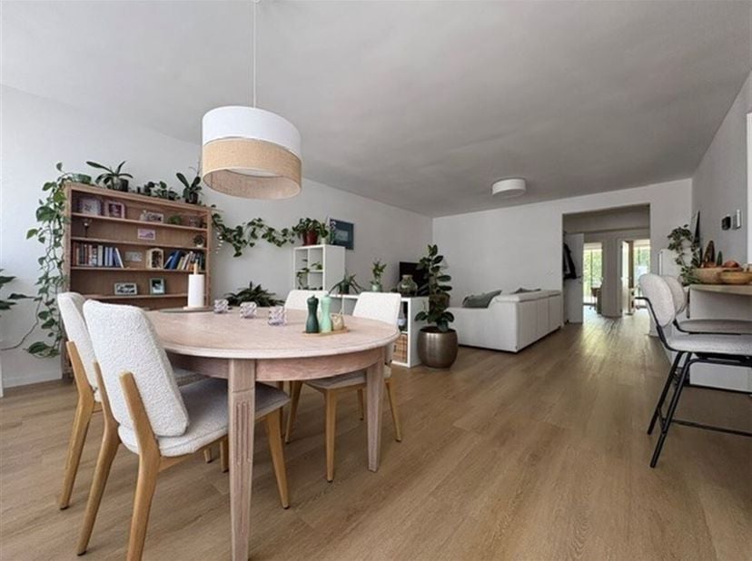 Appartement rénové au coeur de Herentals<br />
Situation : Cet appartement est situé au centre d'Herentals. Toutes les facilités (magasins, écoles, tr