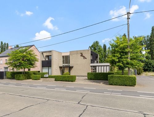                                         Woning te koop in Sint-Eloois-Winkel, € 449.000
