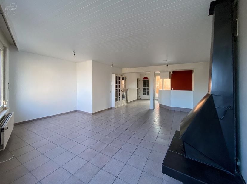 Appartement te huur in Place Sainte-Anne 15,
                    7780 Komen