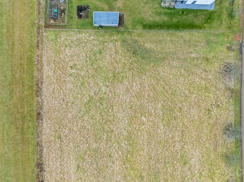 Te koop in Transinne, deelgemeente van Libin, vlak bouwperceel van 1.250 m² gelegen in een rustige residentiële verkaveling.<br />
Bent u op zoek naar