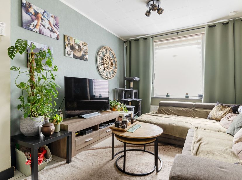 Mooi onderhouden woning met alle comfort<br />
<br />
Ligging: wijk Luchtbal, rustig gelegen doch nabij Noorderlaan en ring van Antwerpen, openbaar