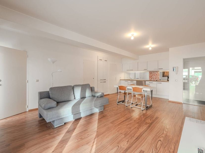Instapklaar appartement te koop in de recente Residentie Elisa, Franslaan 80 te Nieuwpoort-Bad. Het appartement geniet van een centrale ligging op wan