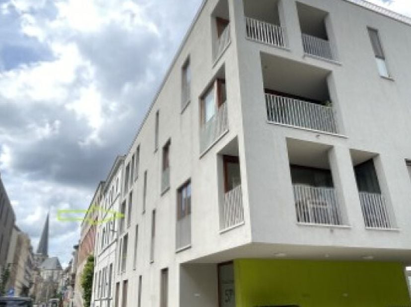- vrij recent en instapklaar modern appartement in hartje Gent - Op wandelafstand van centrum en station Dampoort, Portus Ganda - Voorzien van moderne