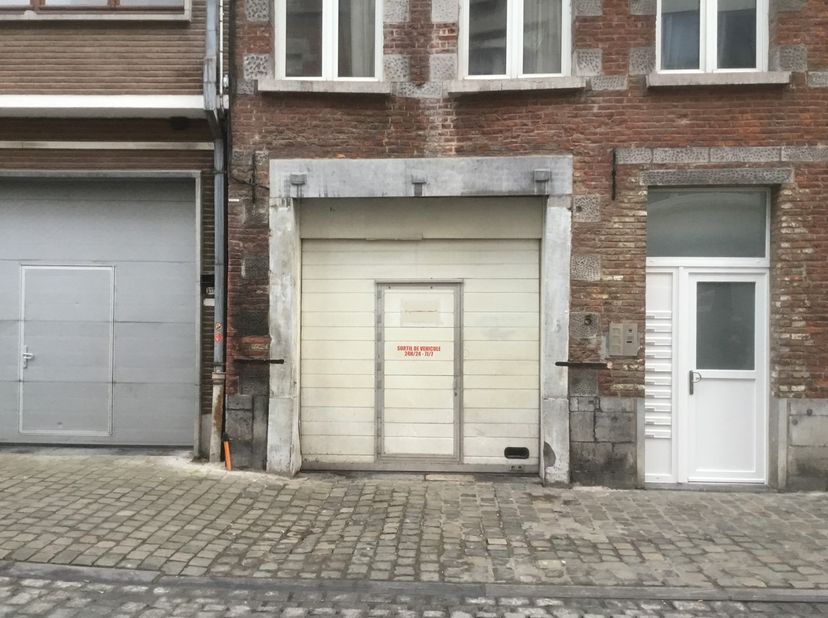 Garage te koop
                    in 7000 Mons